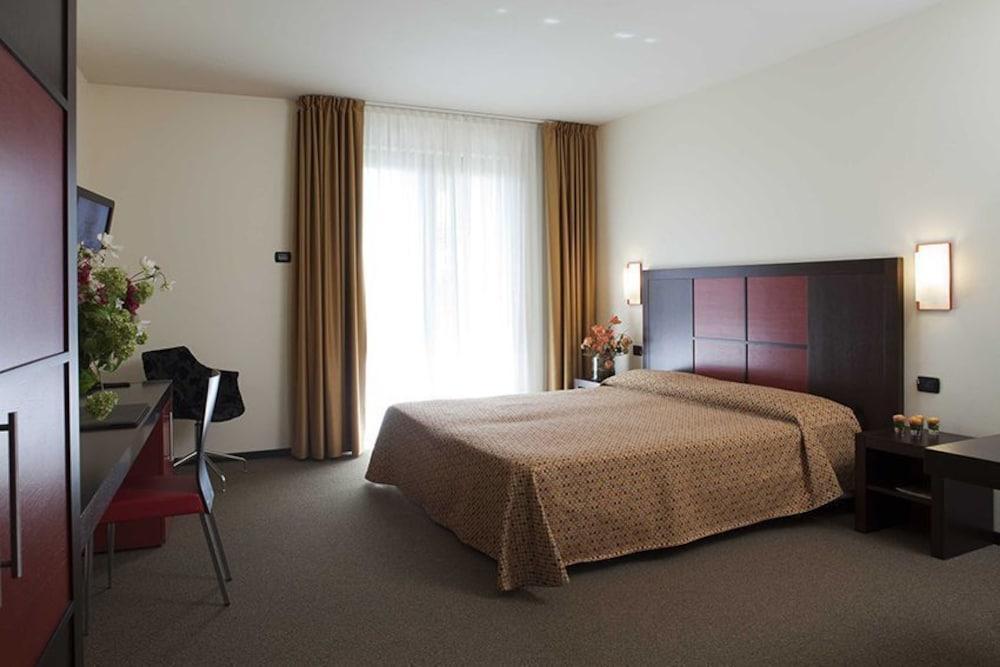 Hotel Holiday La Marca Villorba Esterno foto