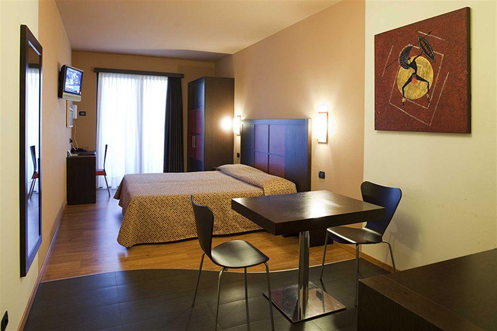 Hotel Holiday La Marca Villorba Camera foto